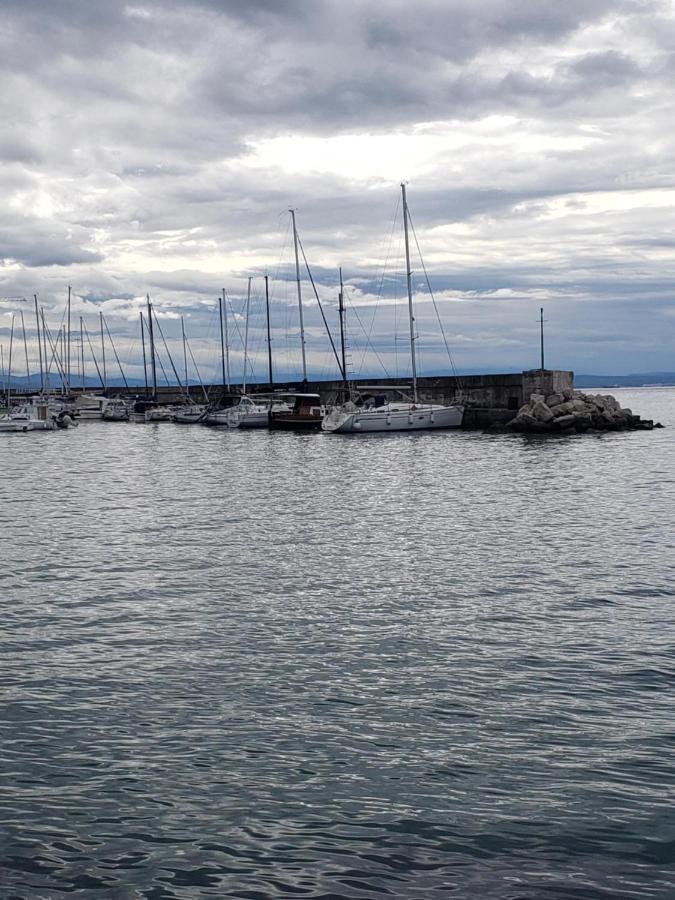 Apartment Arjana Rijeka Bagian luar foto